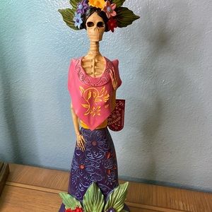 Dead of the Day Dia de los Muertos Skull Statue